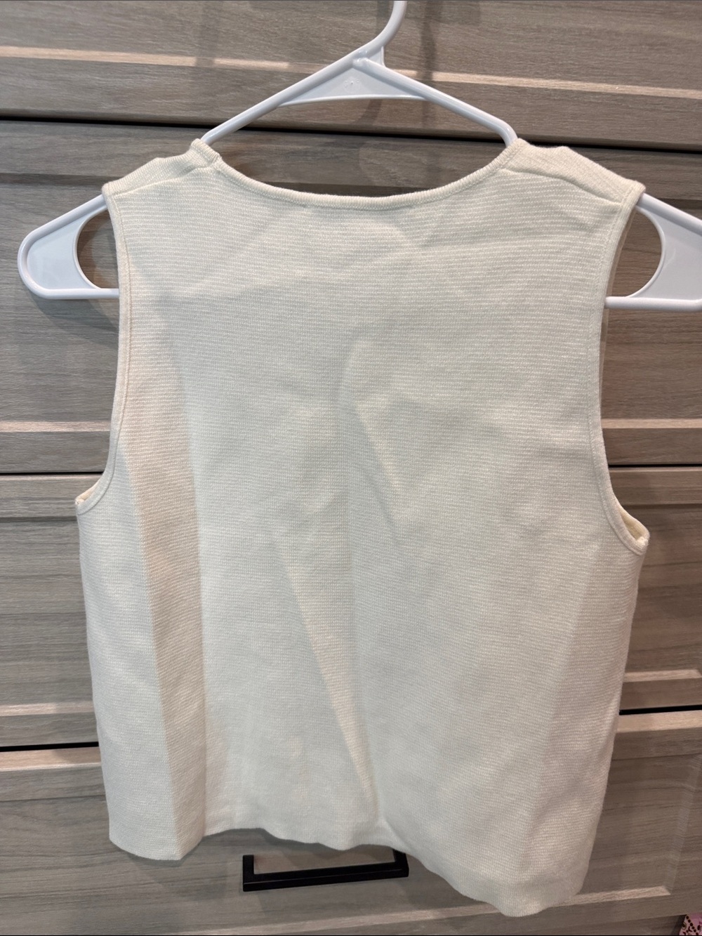 Zara Cream Sleeveless knit Tank with Black Center Stitch - Picture 3 of 3